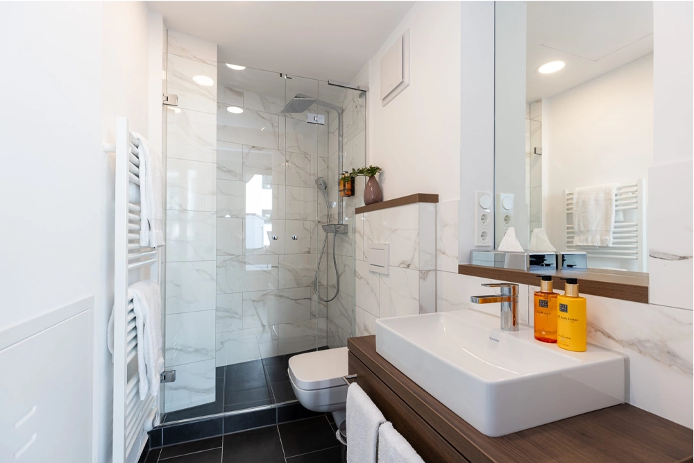 Modernes Badezimmer The Doorman Welle Frankfurt